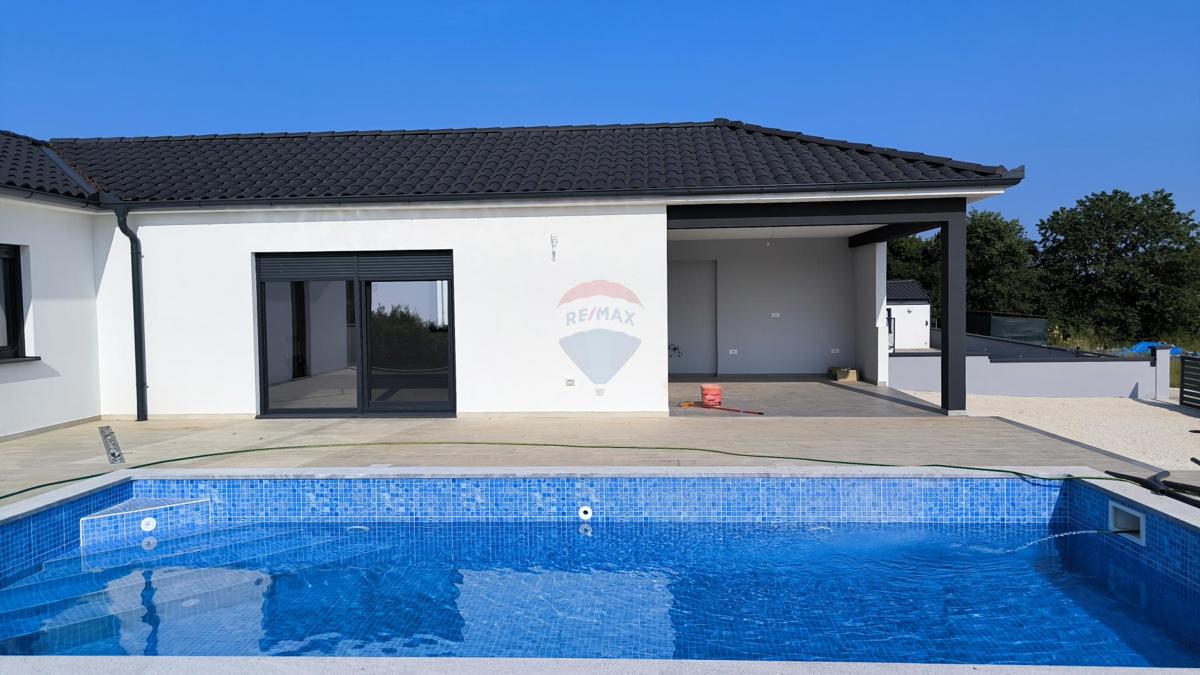 Istra – Marčana, Nova Hiša z Bazenom