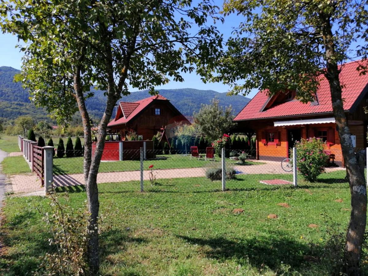 Ličko Lešće, Otočac - Šarmantna Samostojna Hiša na Prodaj, 60m2