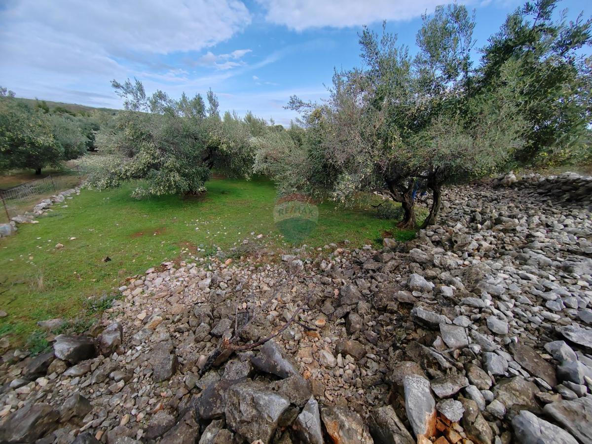 Stavbno zemljišče Kornić, Krk, 1.130m2