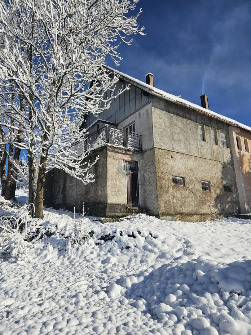 Hiša Ravna Gora, 114m2