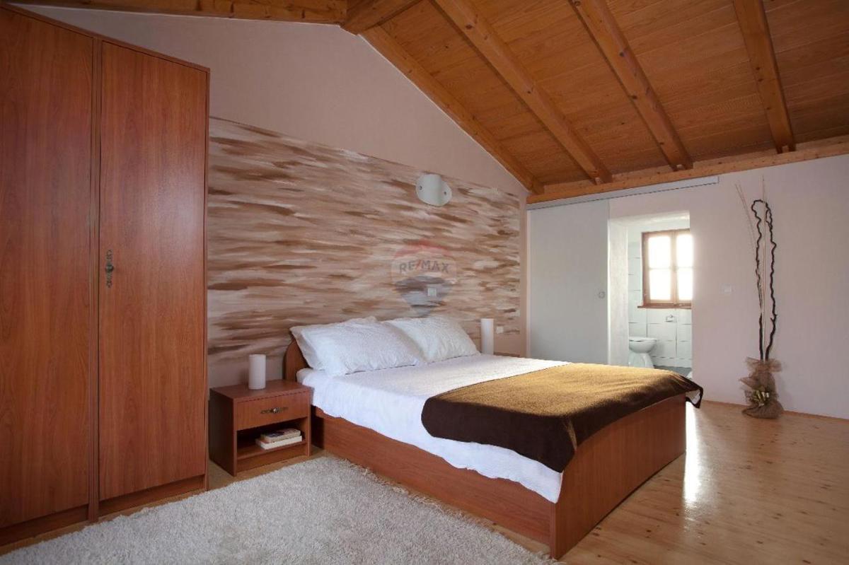 Hiša Pinezići, Marčana, 175m2