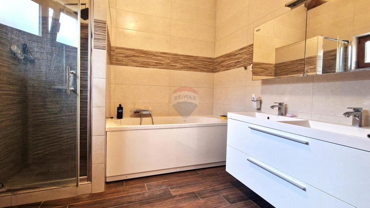Hiša Sveta Marija na Krasu-dio, Umag, 280m2