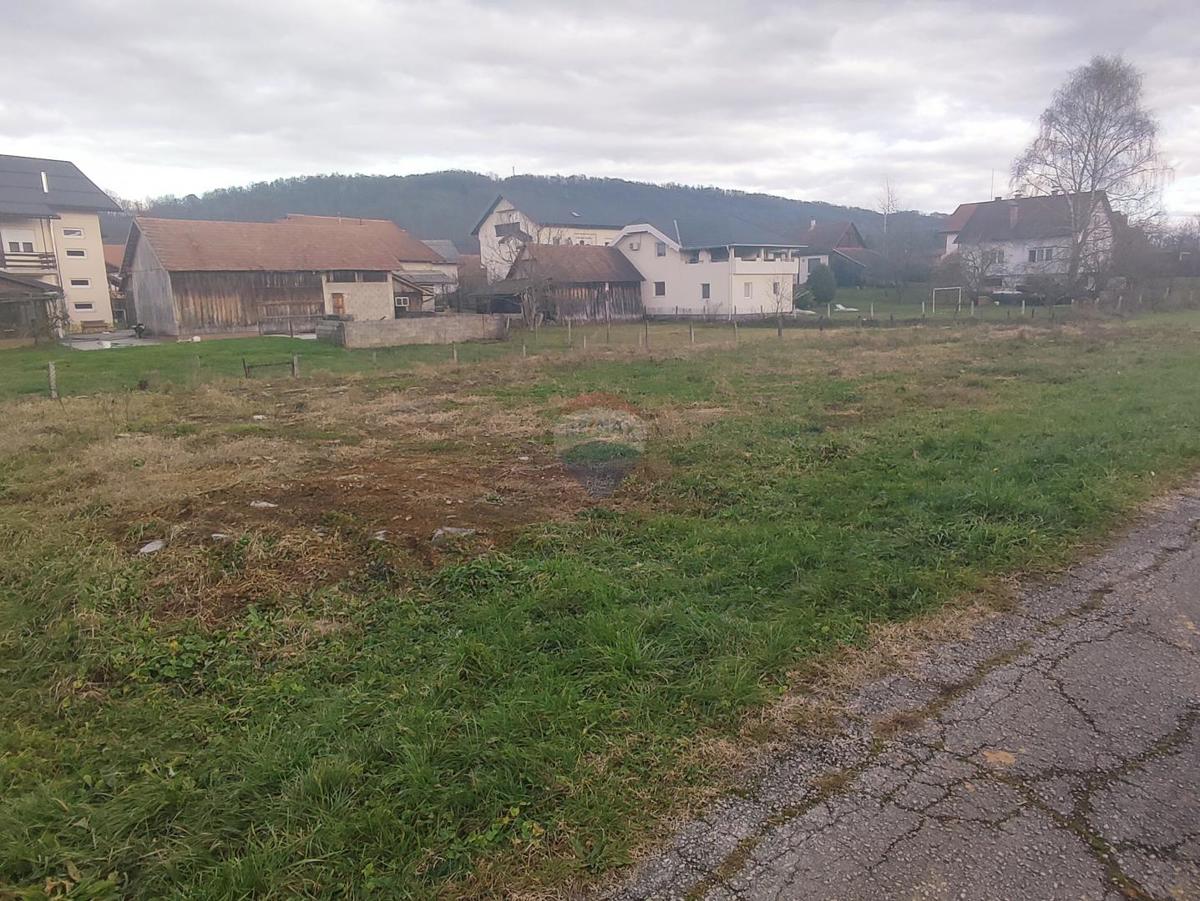 Stavbno zemljišče Mrežnički Varoš, Duga Resa, 890m2