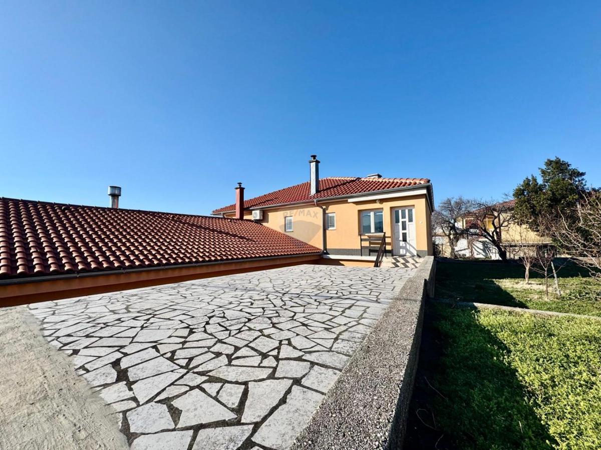 Hiša Senj, 248,53m2