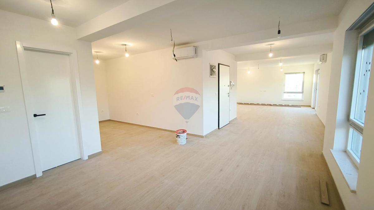 Pula, Veli Vrh – novogradnja, trisobni penthouse