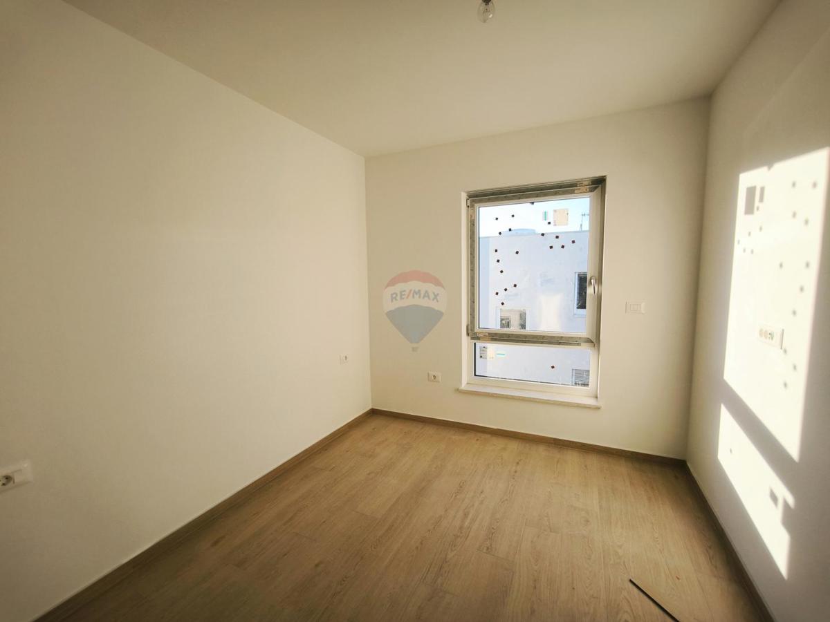 Pula, Veli Vrh – novogradnja, trisobni penthouse