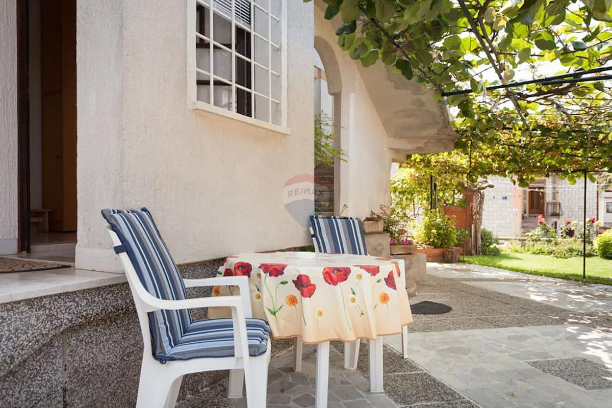 Istra, Umag - Samostojna apartmajska hiša, 100 m od morja