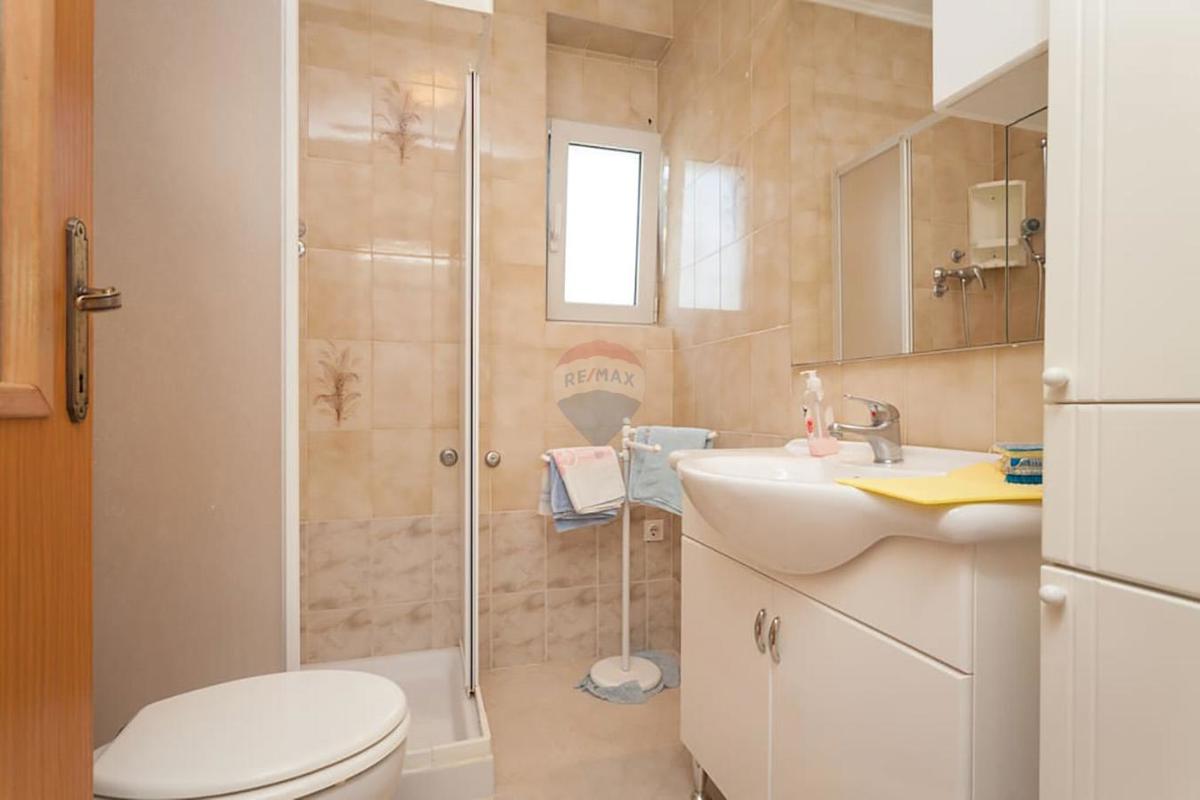 Istra, Umag - Samostojna apartmajska hiša, 100 m od morja