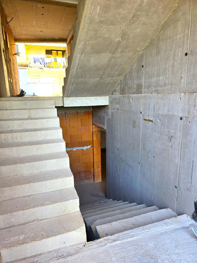 Istra, Rovinj – Dvosobno Stanovanje v Novogradnji v Centru, Parkirišče, Shramba