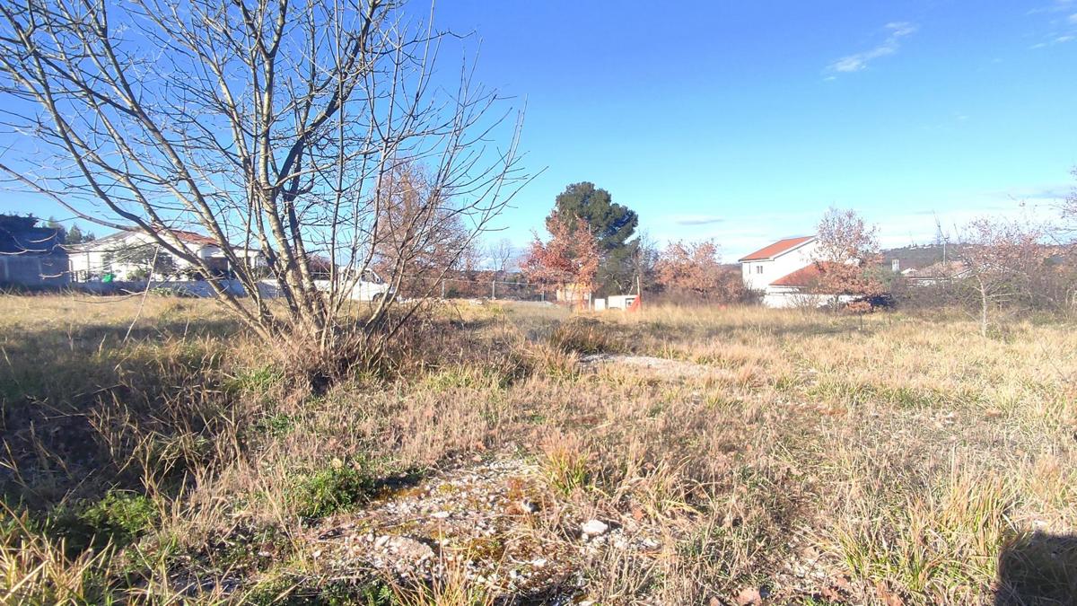 Stavbno zemljišče Kaštel, Buje, 861m2