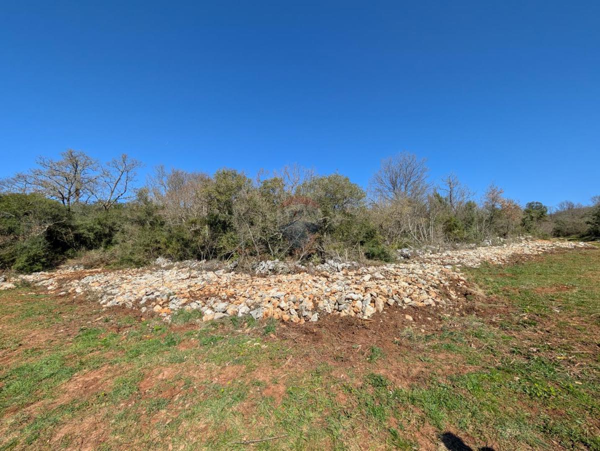 Stavbno zemljišče Rovinj, 7.400m2