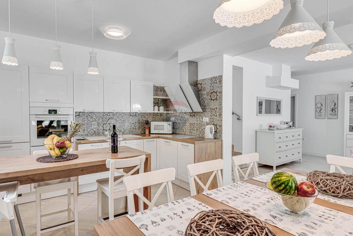 ISTRIA, LABIN - Holiday home with swimming pool