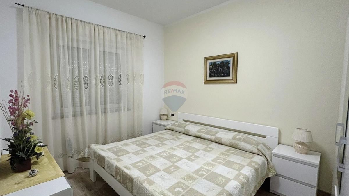 Pulj, Veli Vrh – Samostojna apartmajska hiša z bazenom