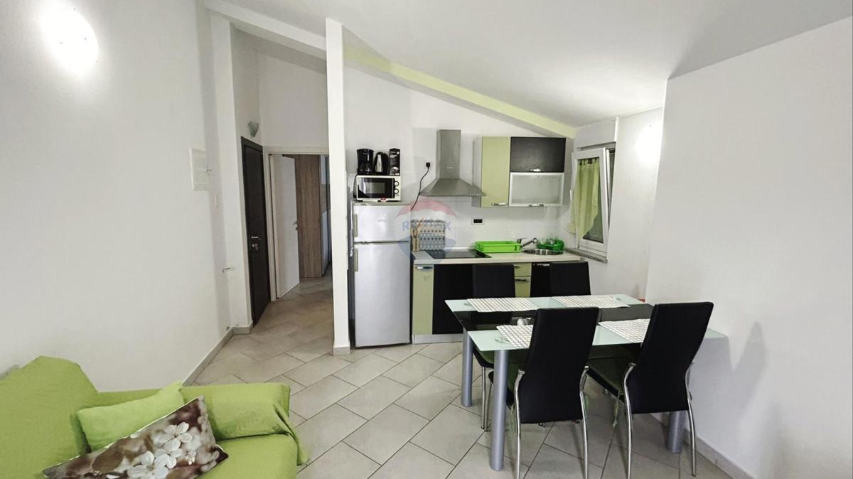 Pulj, Veli Vrh – Samostojna apartmajska hiša z bazenom