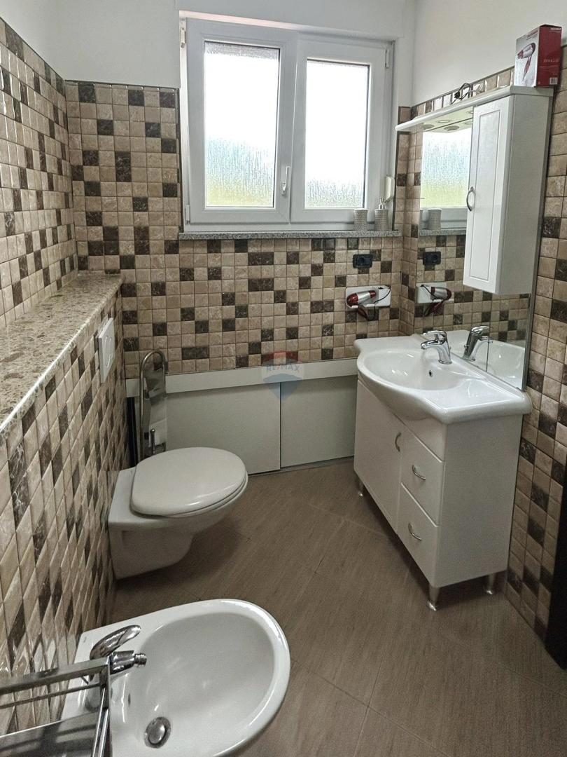 Pulj, Veli Vrh – Samostojna apartmajska hiša z bazenom