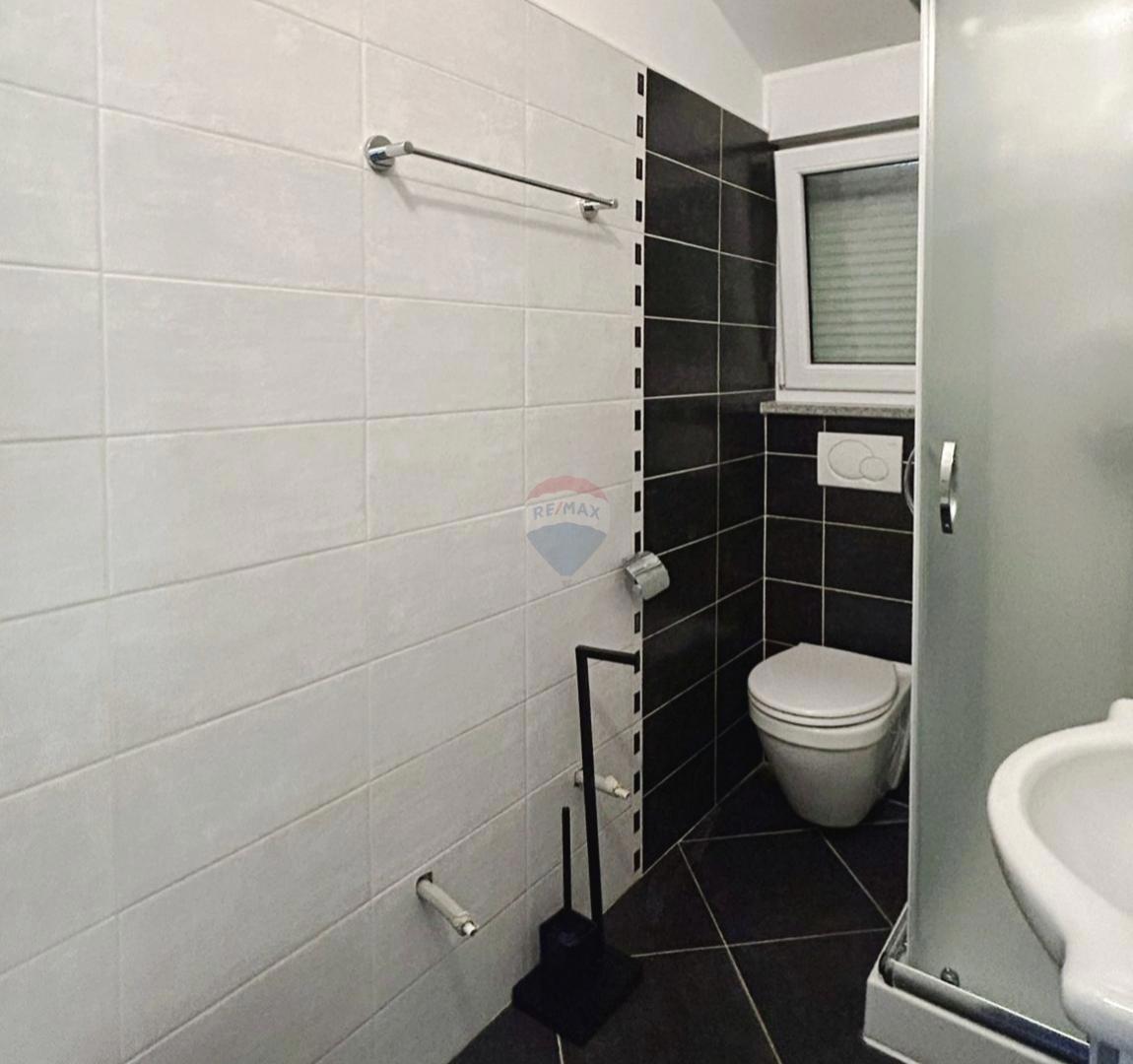 Pulj, Veli Vrh – Samostojna apartmajska hiša z bazenom