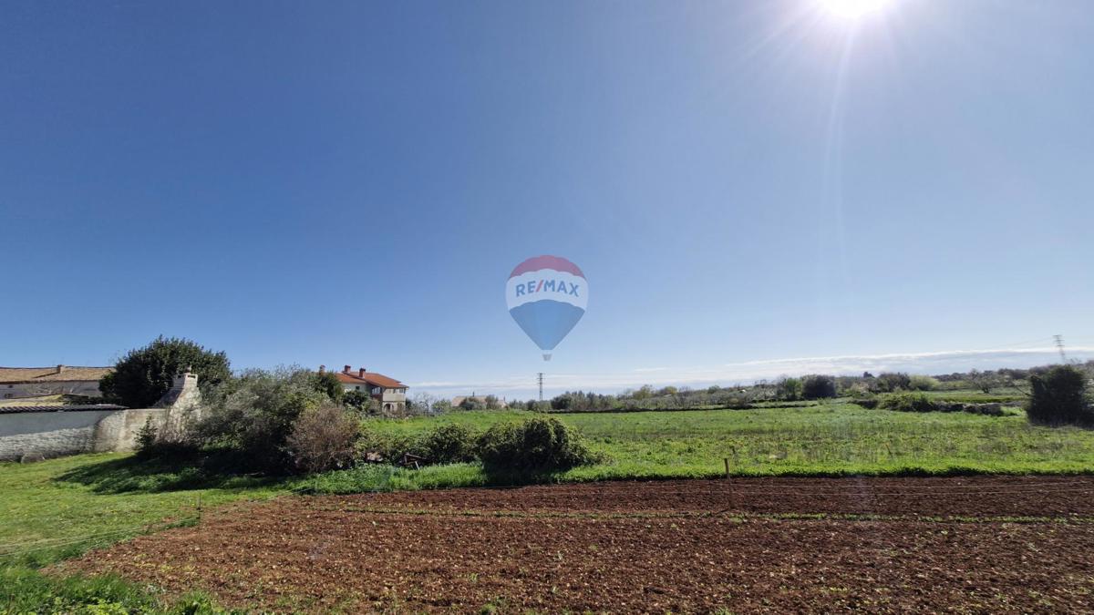 Stavbno zemljišče Peruški, Marčana, 493m2