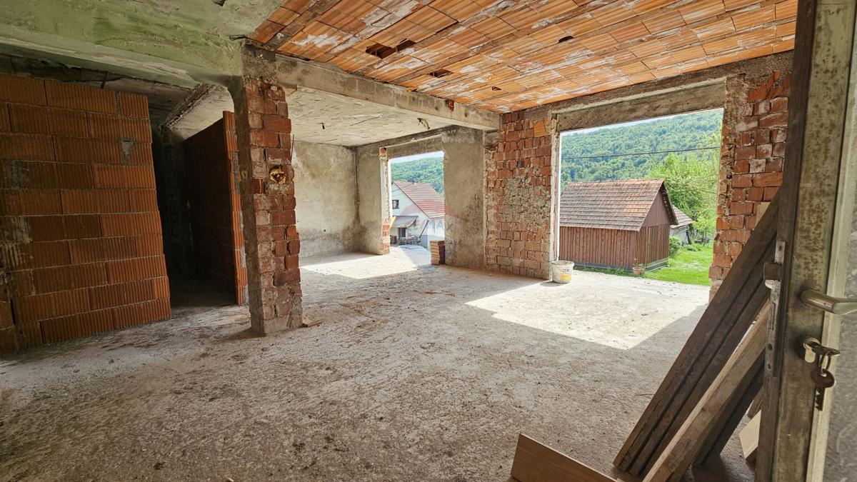 Hiša Severin na Kupi, Vrbovsko, 100m2