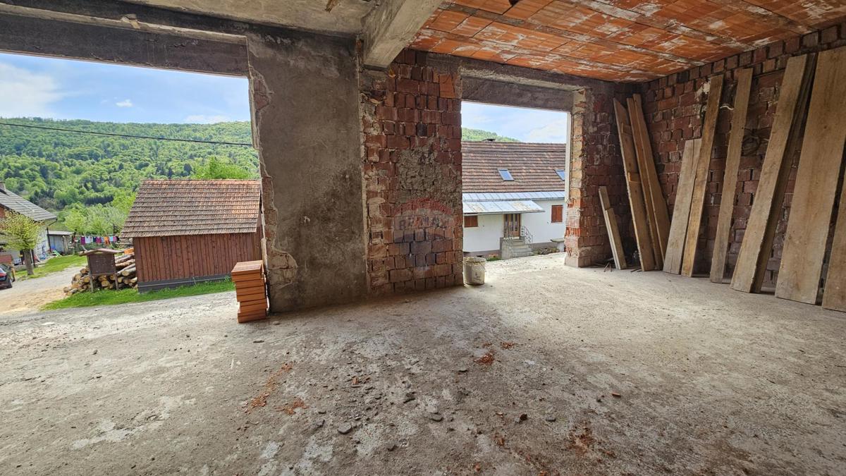 Hiša Severin na Kupi, Vrbovsko, 100m2
