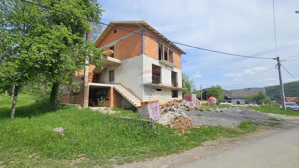 Hiša Severin na Kupi, Vrbovsko, 100m2