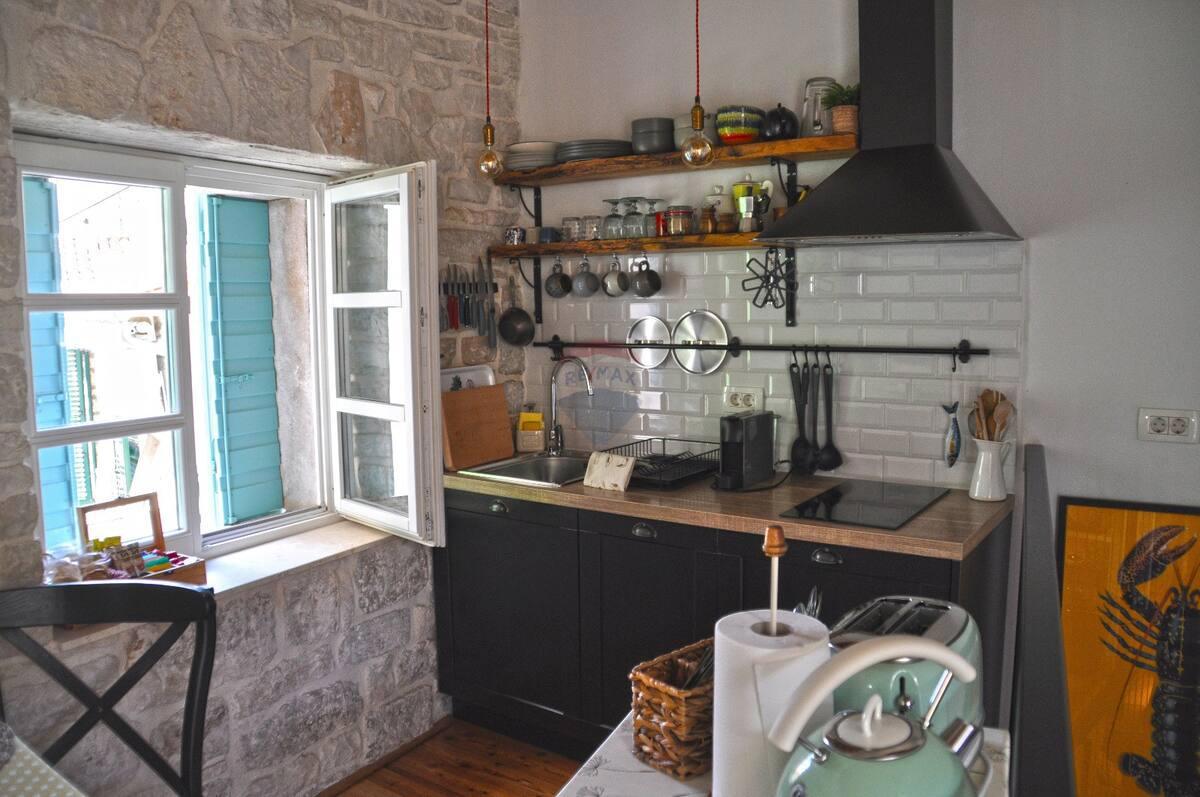 Istra, Rovinj – Hiša z dvoriščem, center mesta, mirna ulica, novogradnja