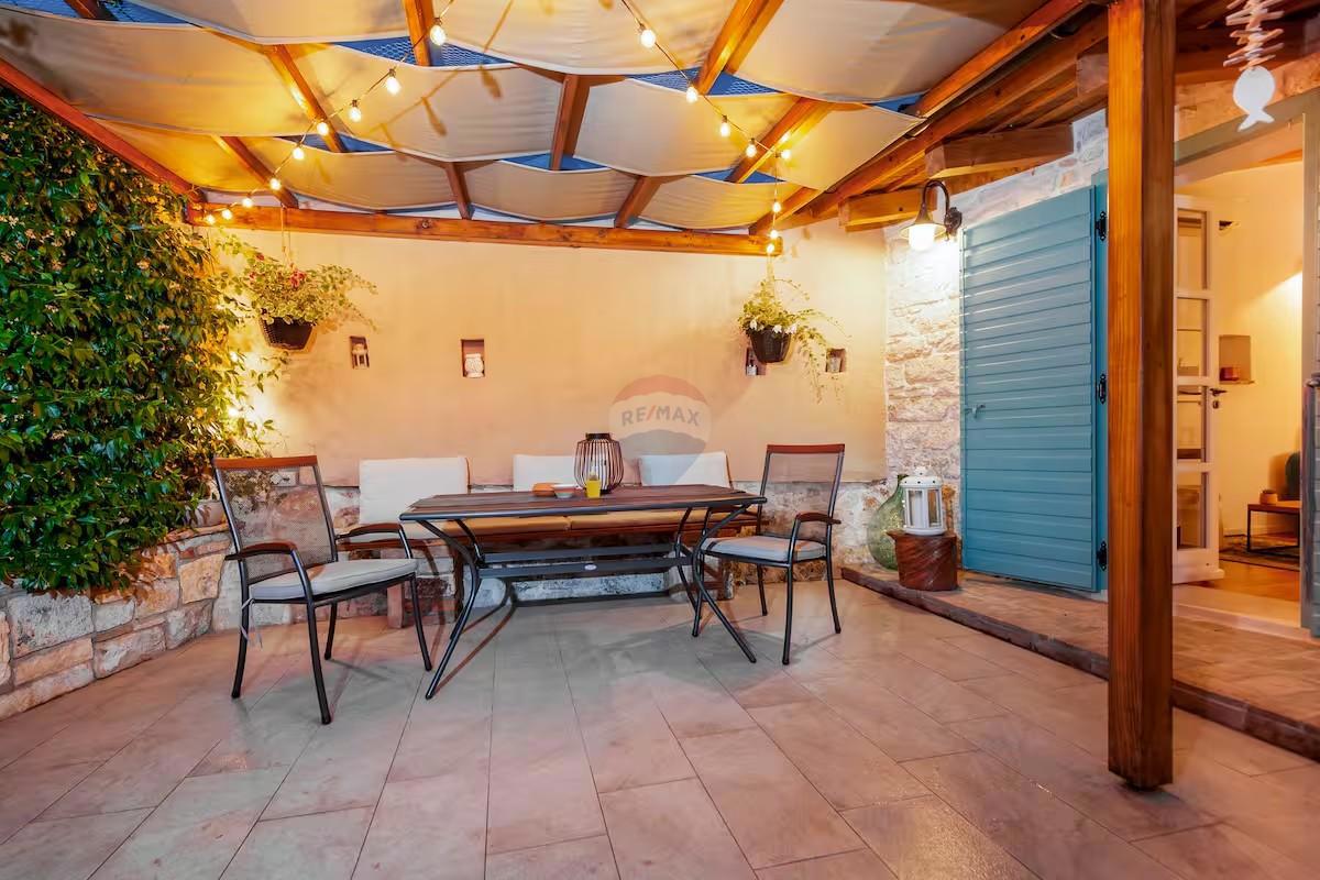 Istra, Rovinj – Hiša z dvoriščem, center mesta, mirna ulica, novogradnja