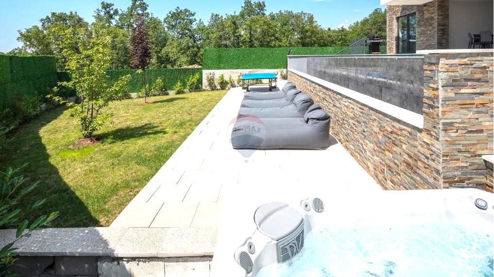 Hiša Kaštel, Buje, 254,78m2