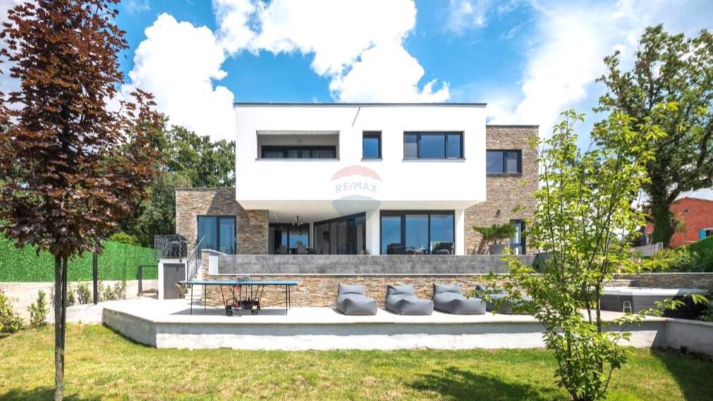 Hiša Kaštel, Buje, 254,78m2