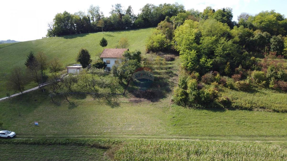 Stavbno zemljišče Velika Horvatska, Desinić, 2.407m2
