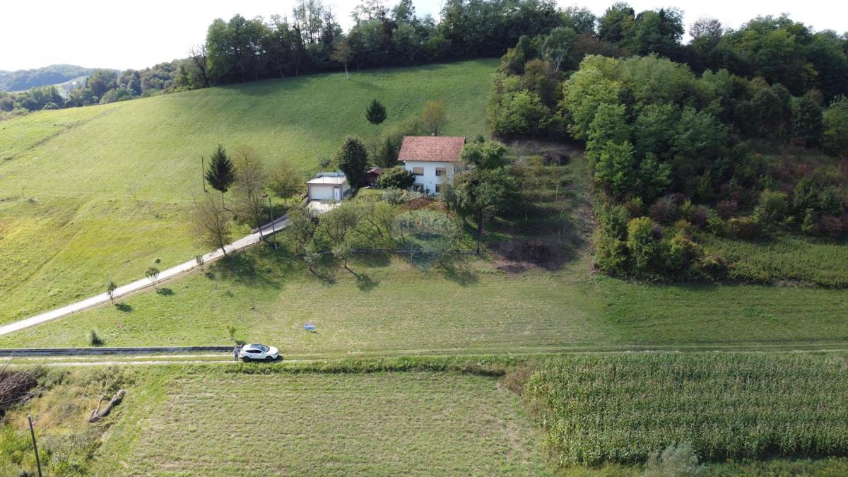 Stavbno zemljišče Velika Horvatska, Desinić, 2.407m2