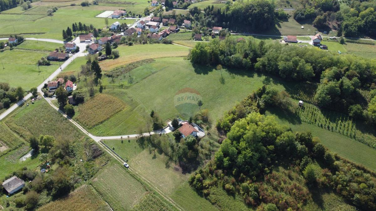 Stavbno zemljišče Velika Horvatska, Desinić, 2.407m2