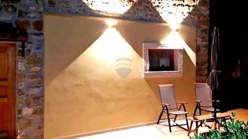 Istra, Buje – Elegantna kamnita hiša z vrtom v središču mesta