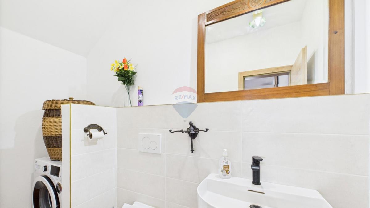 Istra, Buje – Elegantna kamnita hiša z vrtom v središču mesta