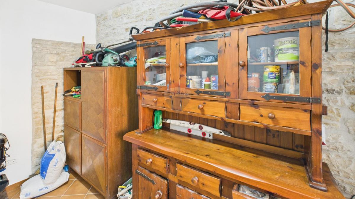 Istra, Buje – Elegantna kamnita hiša z vrtom v središču mesta