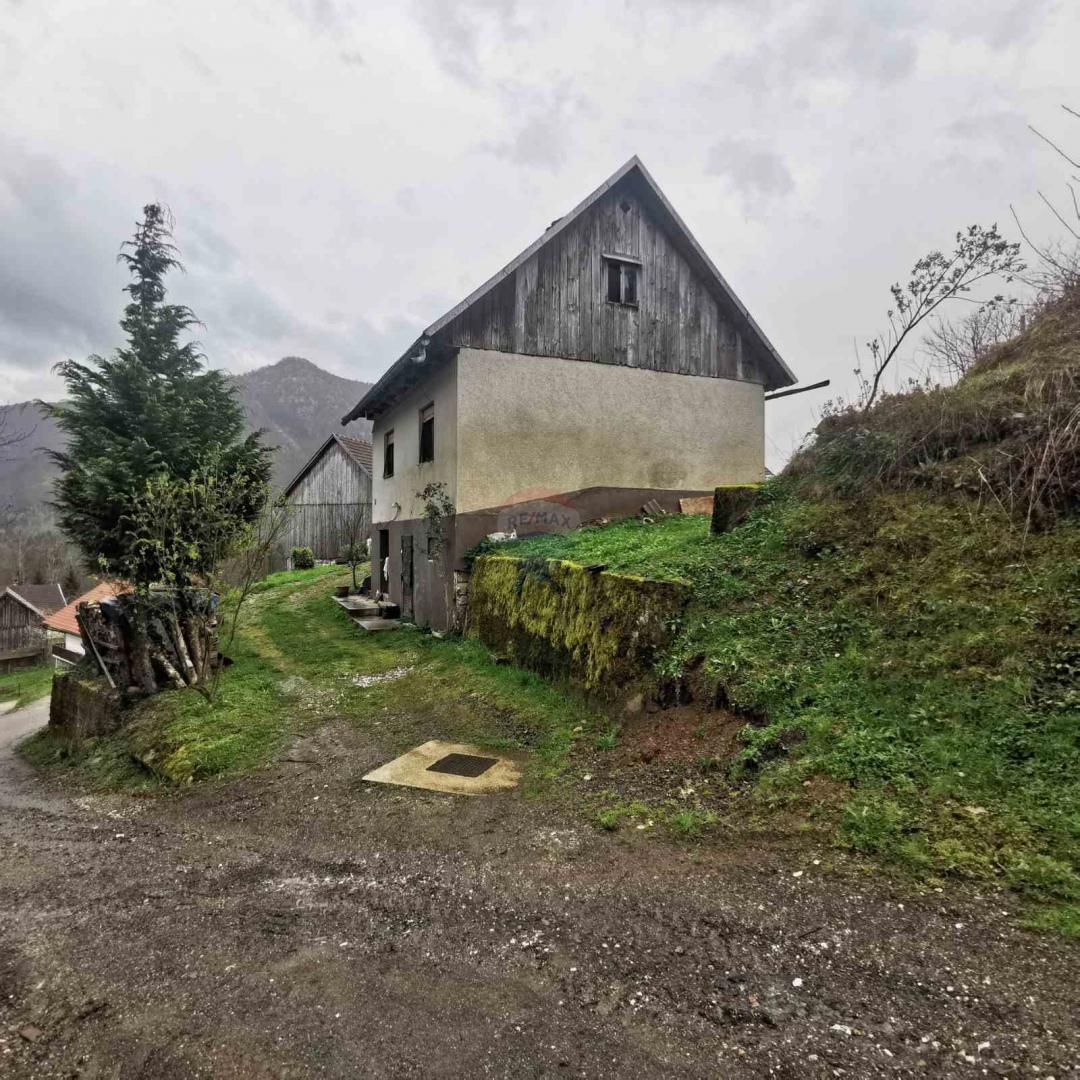 Hiša Plešce, Čabar, 75m2