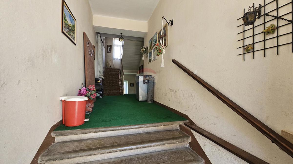Hiša Delnice, 330m2