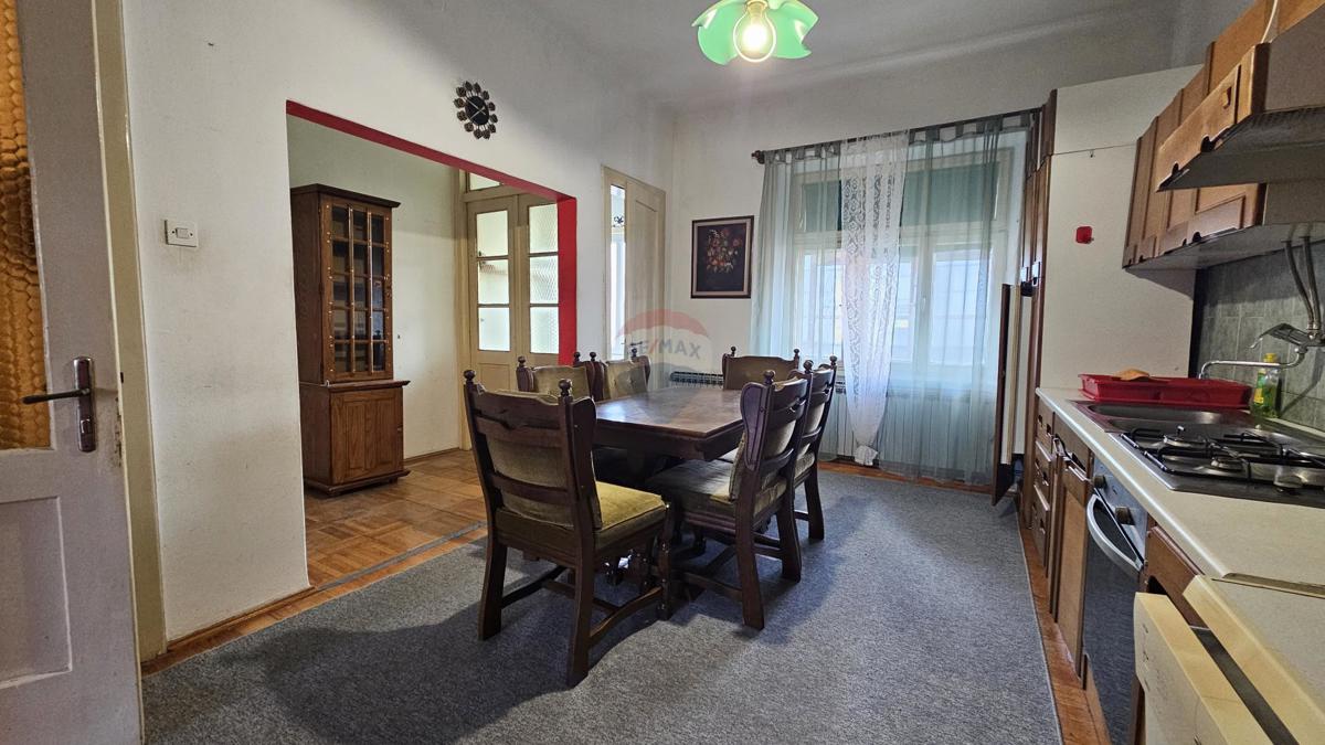 Hiša Delnice, 330m2