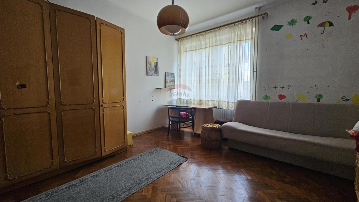 Hiša Delnice, 330m2