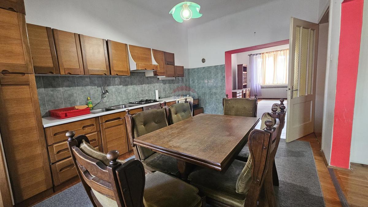Hiša Delnice, 330m2