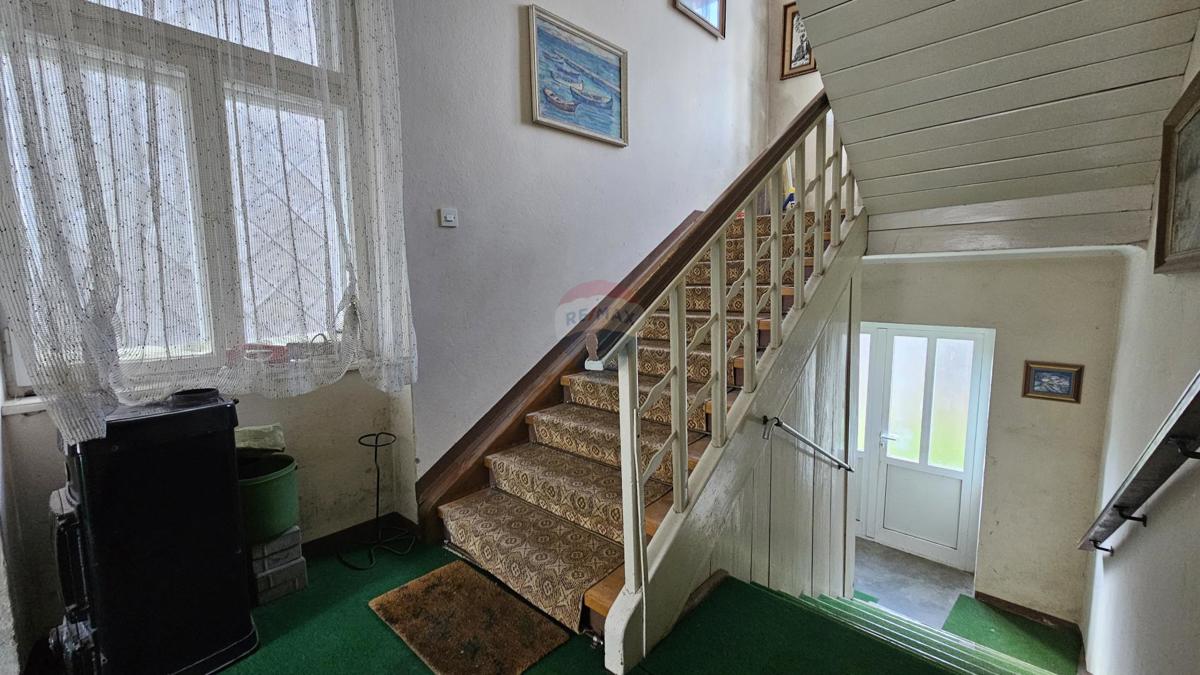 Hiša Delnice, 330m2
