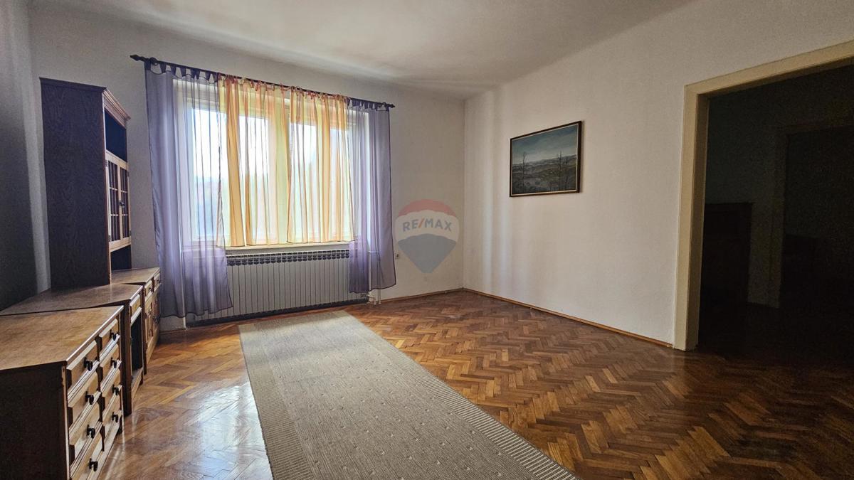 Hiša Delnice, 330m2