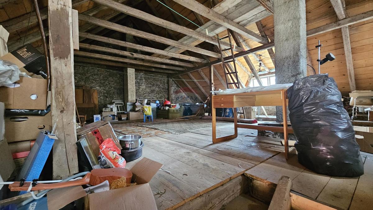 Hiša Delnice, 330m2