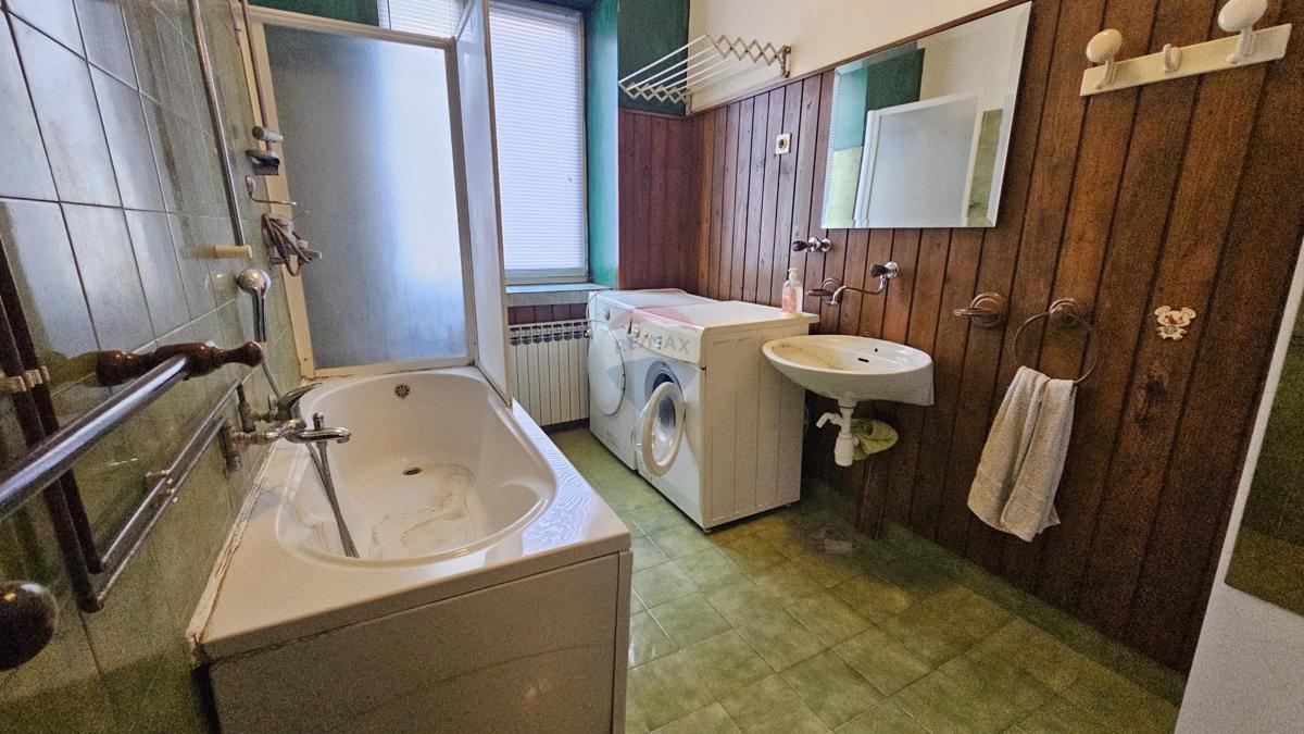 Hiša Delnice, 330m2
