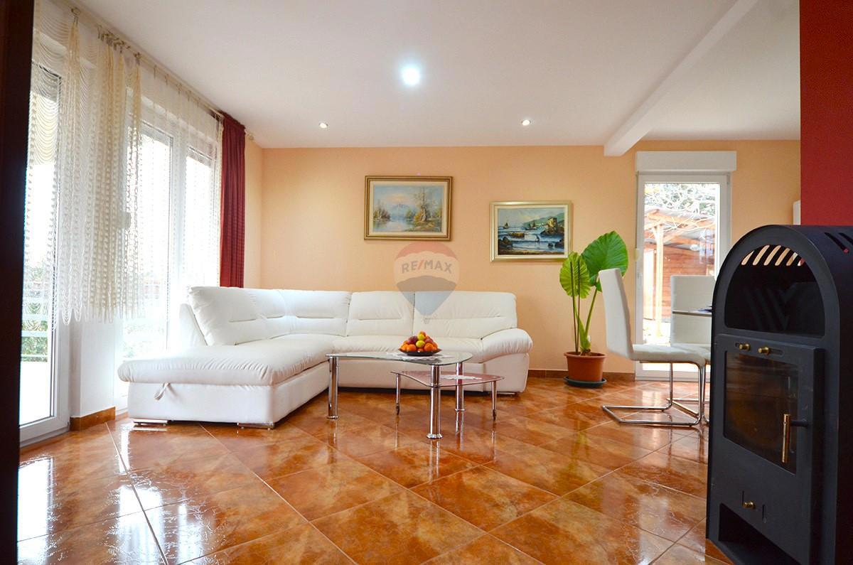 Istra, Rovinj, 9 km – pritlična hiša z bazenom na 490 m² zemljišča.