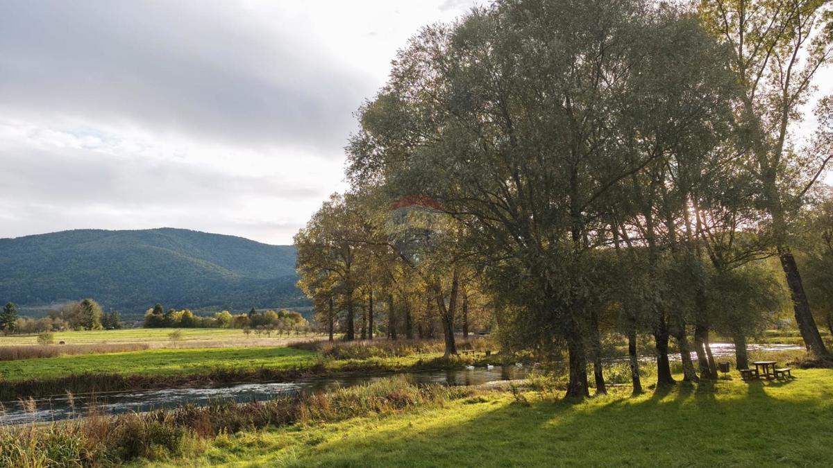 Stavbno zemljišče Čovići, Otočac, 1.234m2