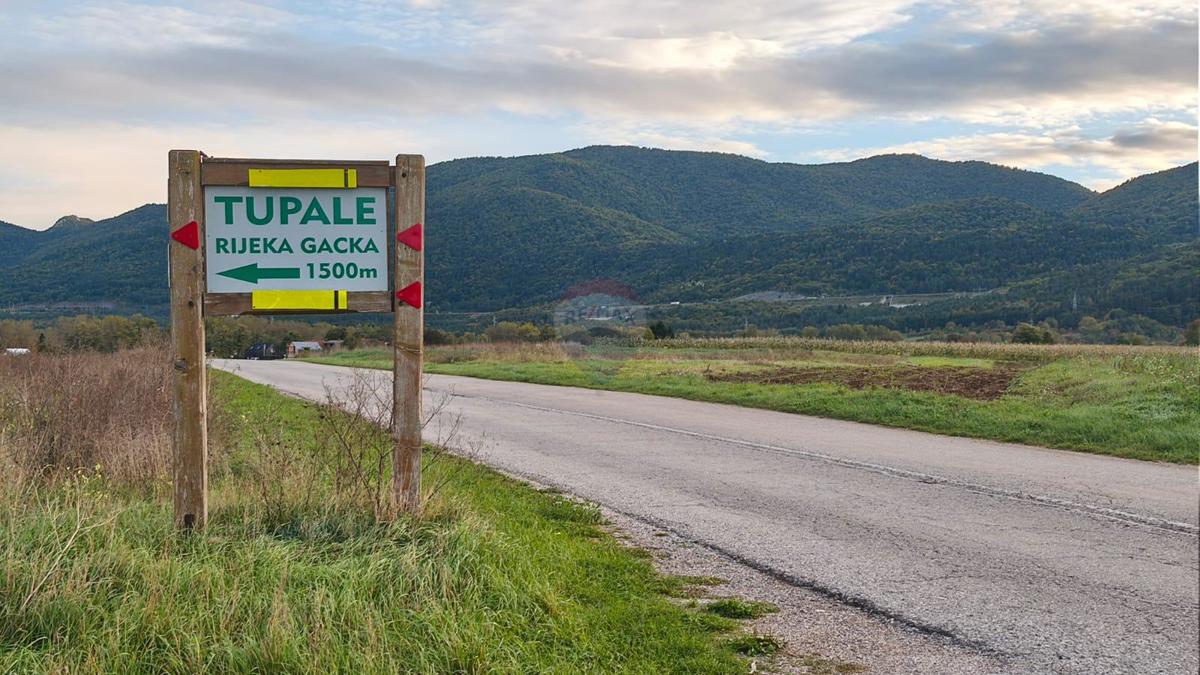 Stavbno zemljišče Čovići, Otočac, 1.234m2