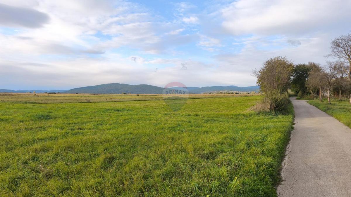 Stavbno zemljišče Čovići, Otočac, 1.234m2
