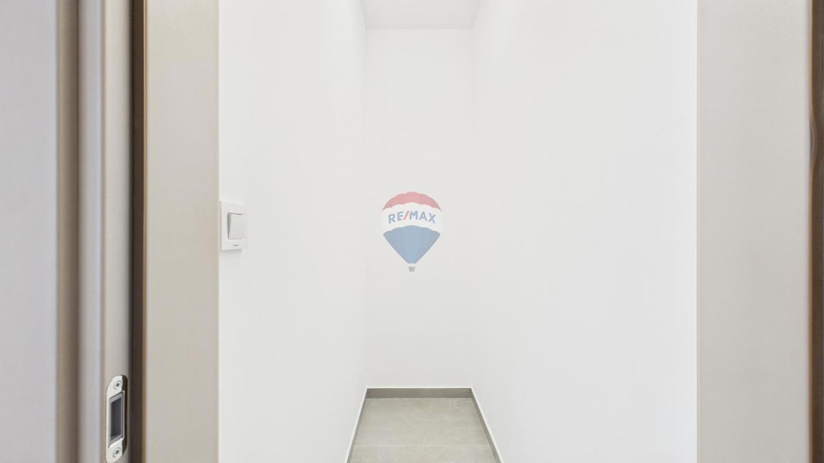 Novi Vinodolski, Klenovica – Dvosobno stanovanje prva vrsta ob morju