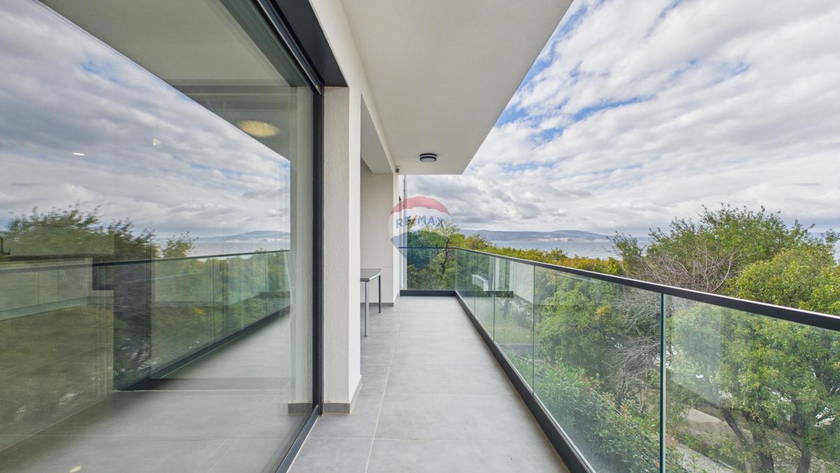 Novi Vinodolski, Klenovica – Dvosobno stanovanje prva vrsta ob morju