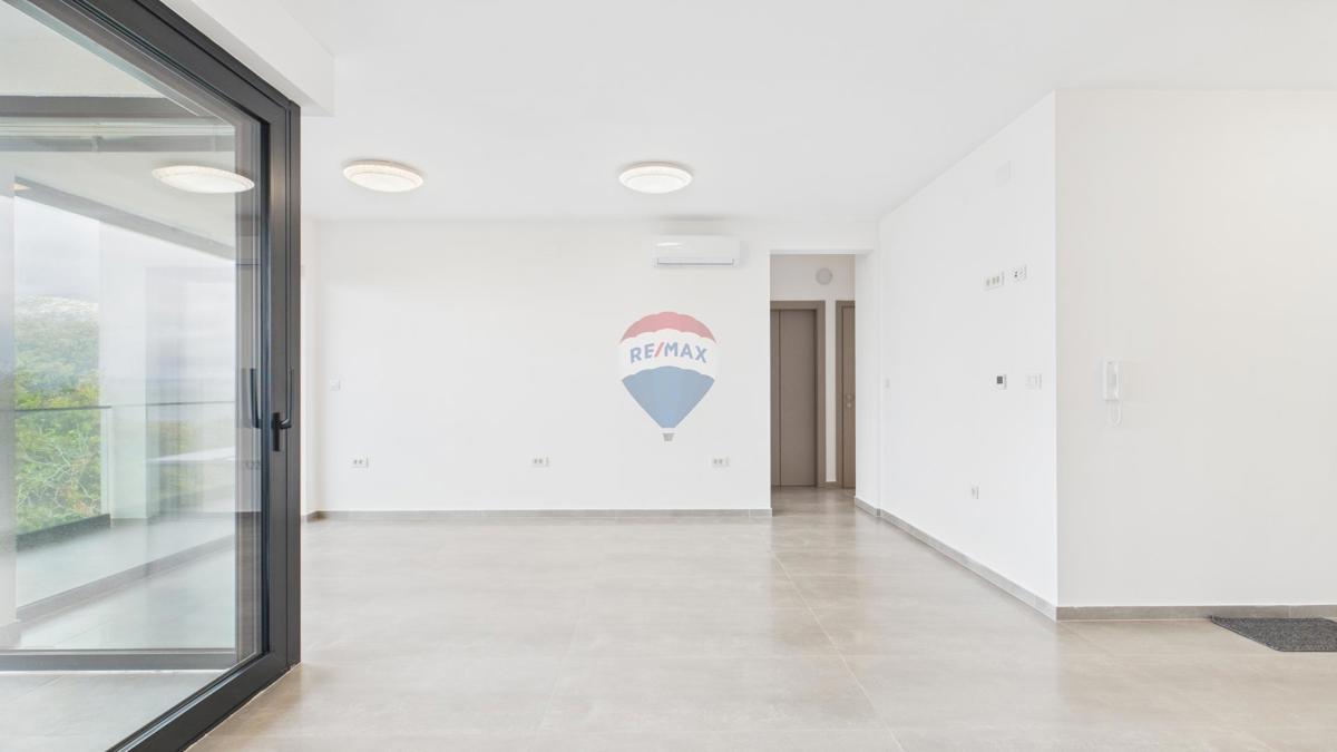 Novi Vinodolski, Klenovica – Dvosobno stanovanje prva vrsta ob morju